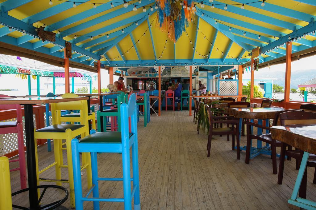 Graham'S Place Guanaja Exterior photo